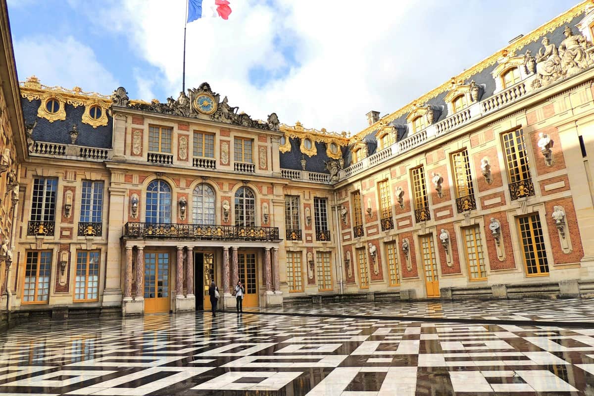 Palace of Versailles: Skip The Line + Guided Tour + King’s Apartments Access Versailles Palace