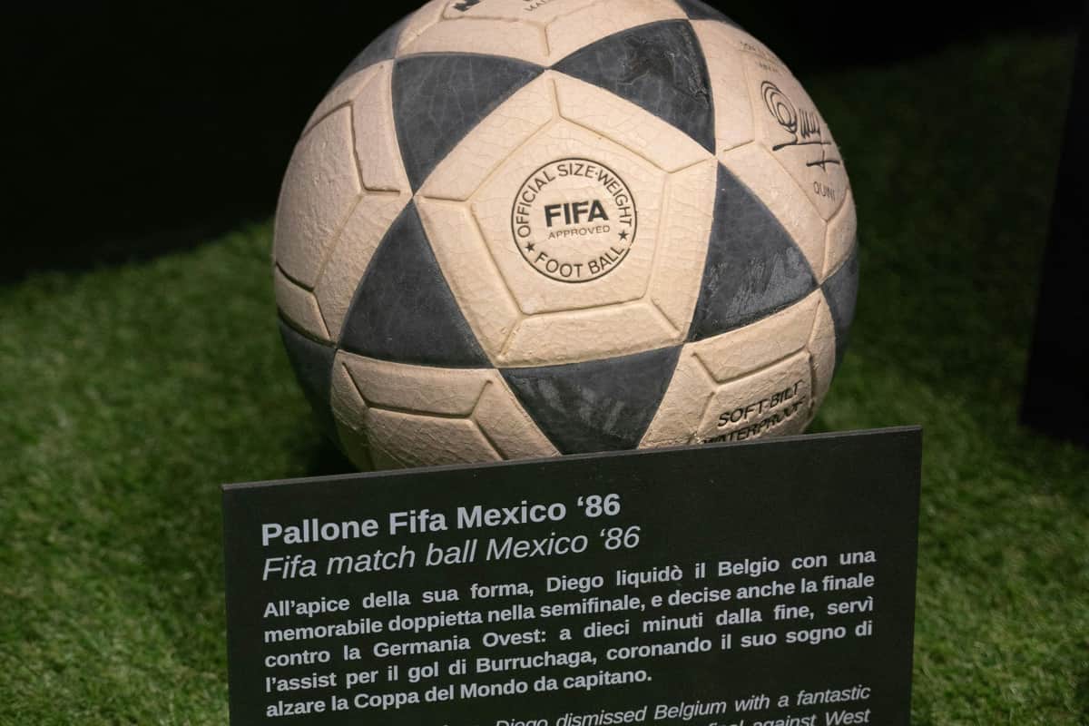 Museo Maradona: Fast Track Ticket + Guided Tour + Audio Guide App Fifa Ball Mexico 86’