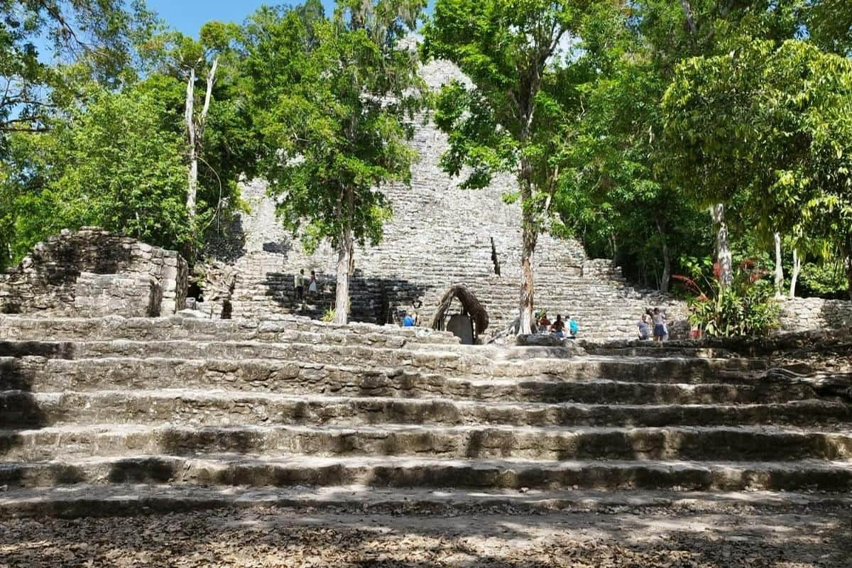 Yacimiento arqueológico de Cobá: visita guiada privada a pie – Yacimiento arqueológico de Cobá (Coba) Yacimiento arqueológico de Coba