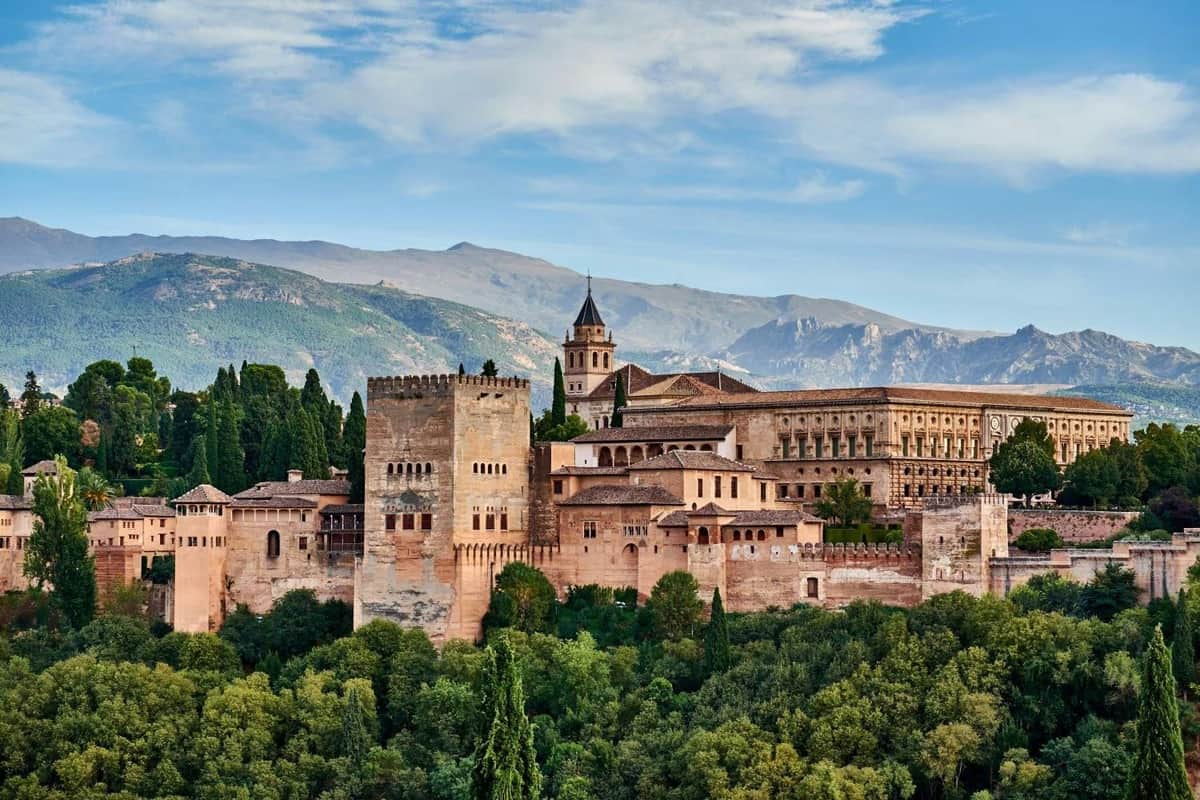 Alhambra & Nasrid Palaces: Skip The Line Ticket + Guided Tour Alhambra
