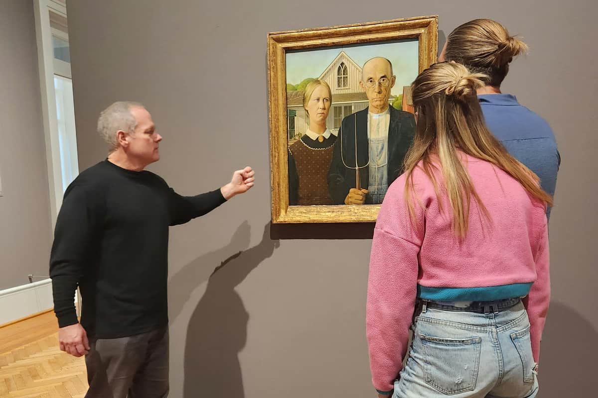 The Art Institute of Chicago: Skip The Line Ticket + Exclusive Guided Tour Guide showing Grant Wood's American Gothic