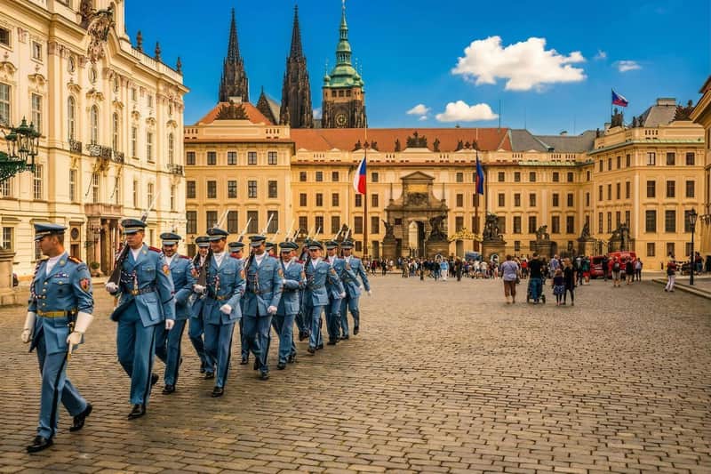 Prague: Hradčany Guided Tour + Fast Track Castle Entry + Audio Guide