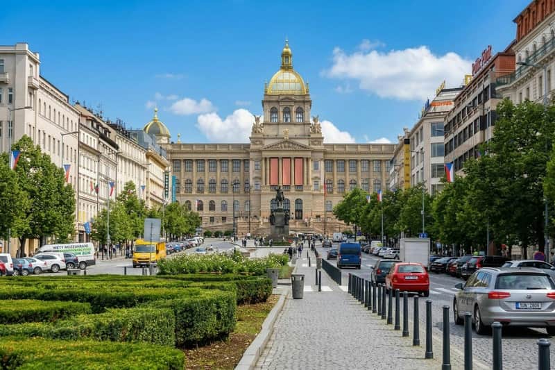 Prague: Old & New Town Tour + National Museum Skip-the-Line Ticket