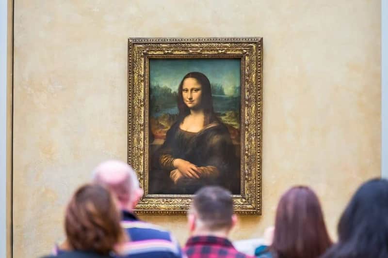 Louvre Museum: Reserved Entry + Masterpieces Guided Tour Louvre Museum: Reserved Entry + Masterpieces Guided Tour