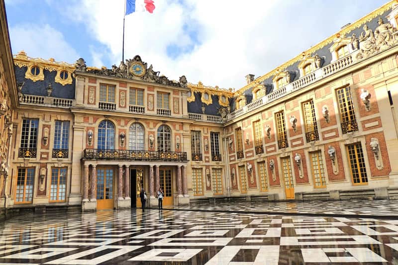 Palace of Versailles: Skip The Line + Guided Tour + King’s Apartments Access Palace of Versailles: Skip The Line + Guided Tour + King’s Apartments Access