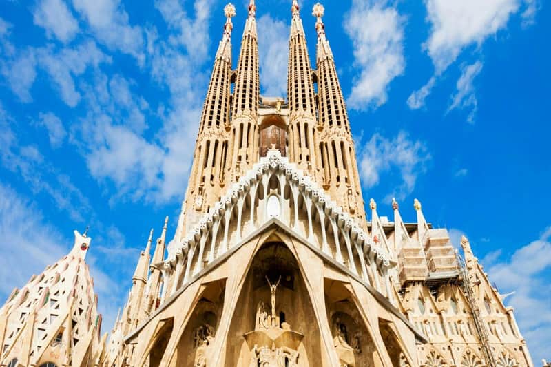 Sagrada Familia & Gaudí Architecture Guided Tour Sagrada Familia & Gaudí Architecture Guided Tour