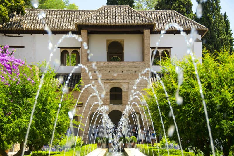 Alhambra & Nasrid Palaces: Skip The Line Ticket + Guided Tour